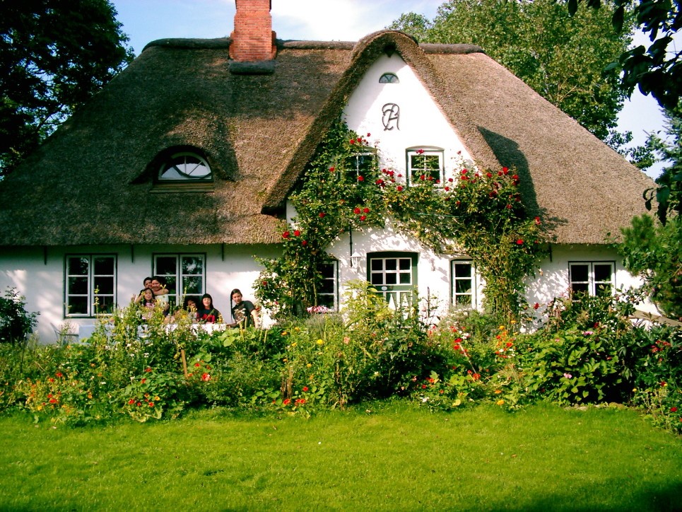 Reetdachhaus mit Garten
