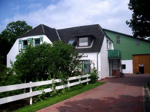 Bauerhof mit Zufahrt