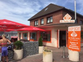 Waffelstube mit Terrasse